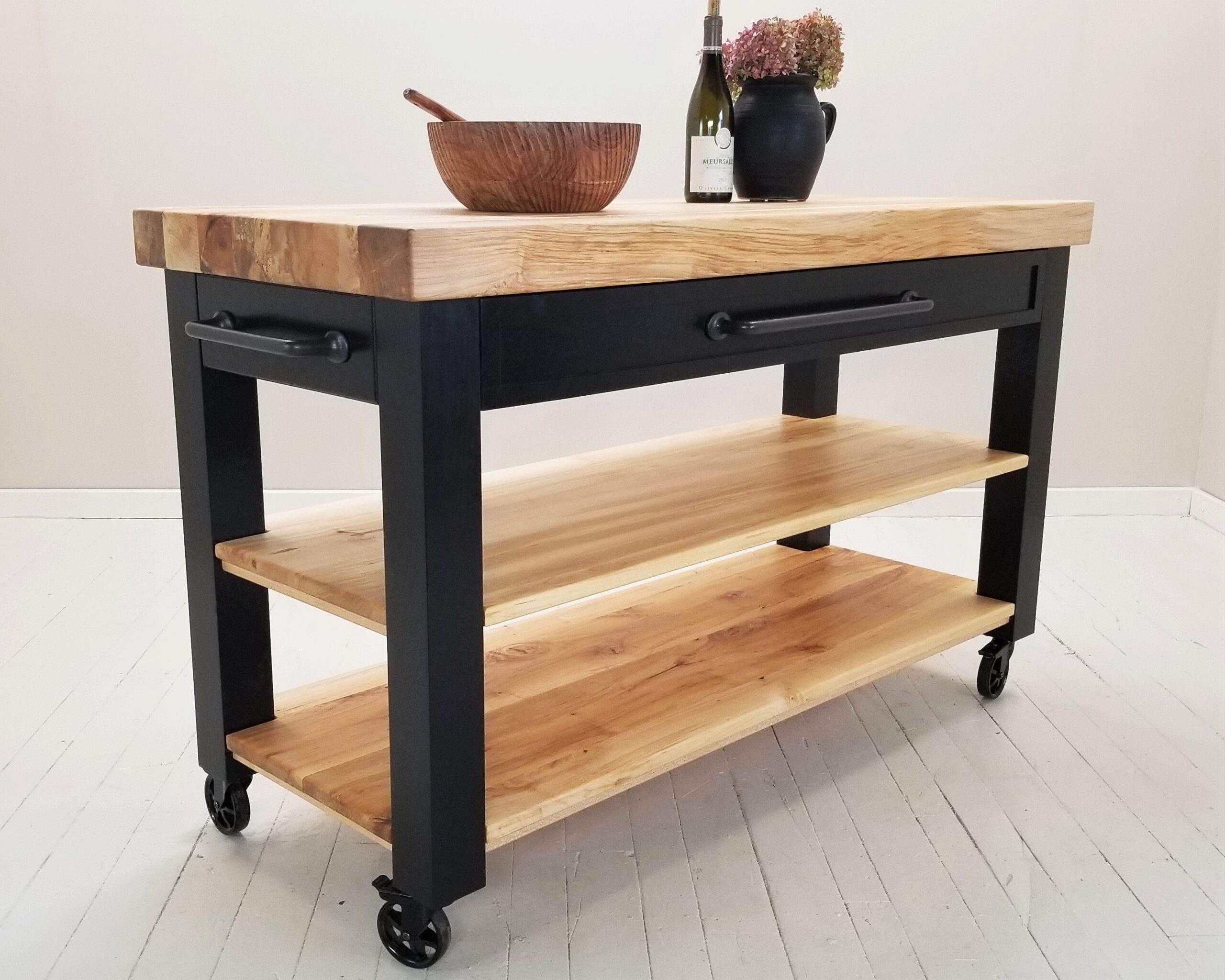 Clever Ways to Make the Most of Your
Kitchen Island Cart