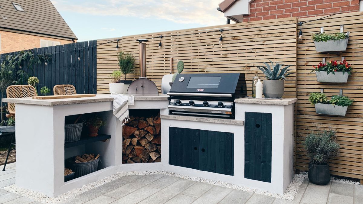 Cozy and Functional Small Outdoor  Kitchen Ideas for Your Backyard Oasis