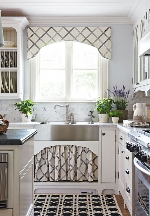 The Perfect Finishing Touch: Elevate Your Kitchen with Stylish Valances