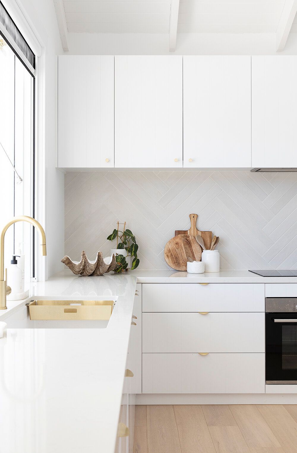 The Timeless Elegance of a White Kitchen: A Classic Choice for Any Home