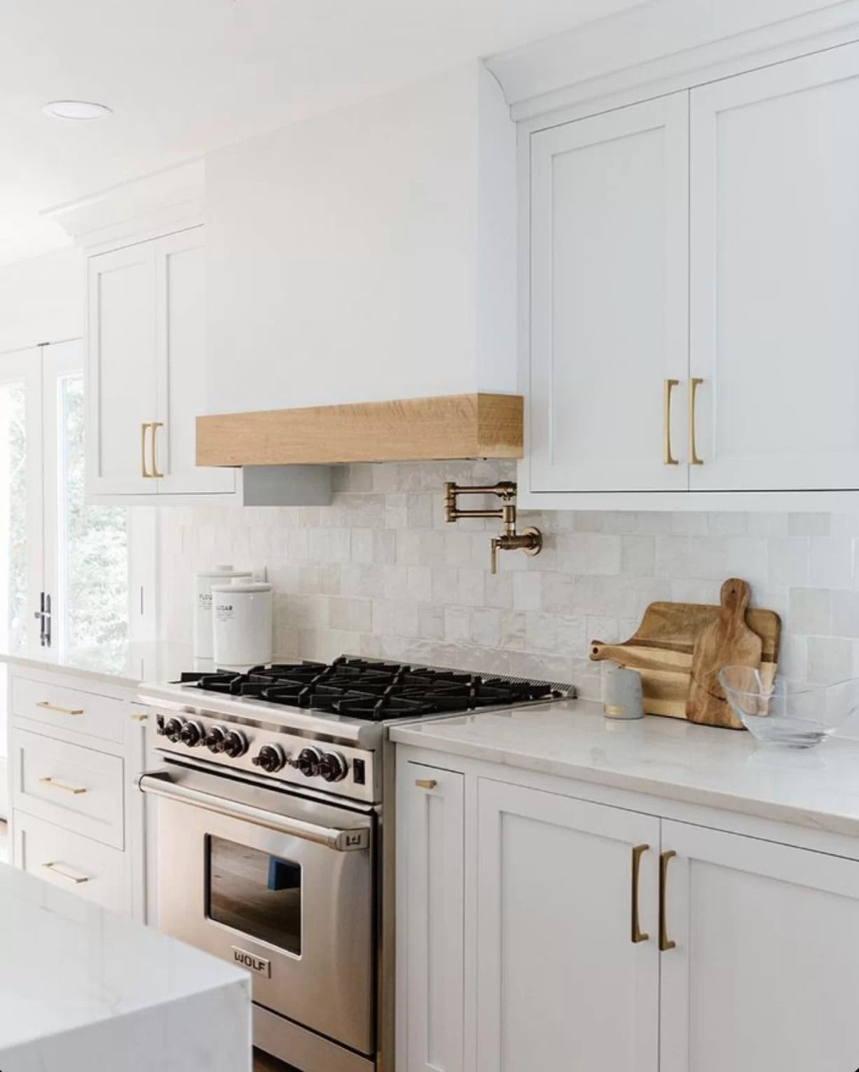 Transform Your Kitchen with a Stylish Tile Backsplash