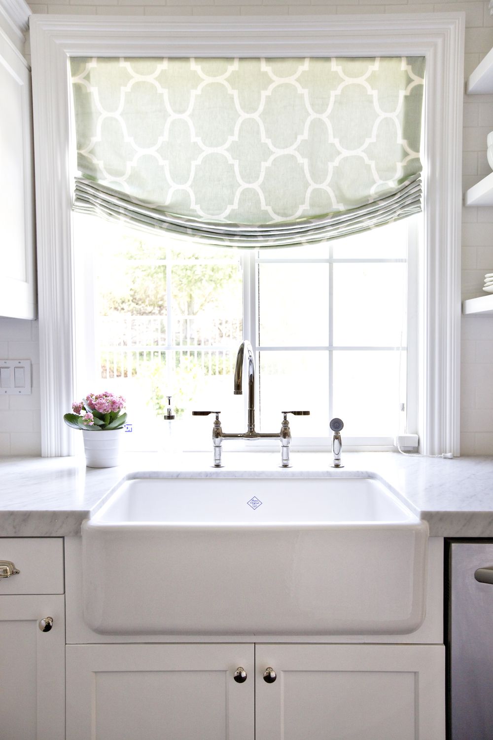 Enhance Your Kitchen Decor with Stylish Valances