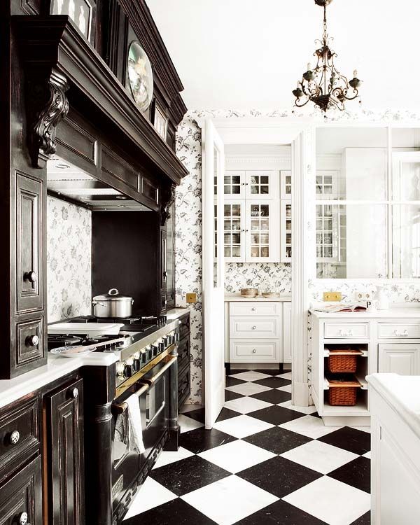 Timeless Elegance: Stunning Black and White Kitchen Ideas to Transform Your Home