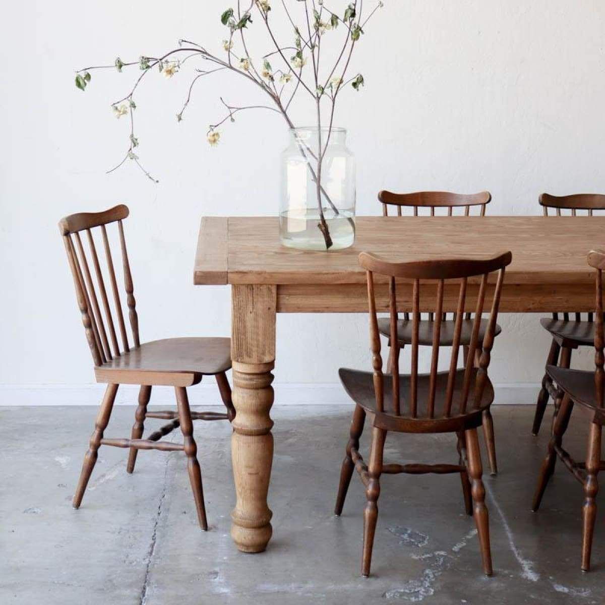 The Timeless Charm of a Farmhouse Kitchen Table: A Rustic Touch to Your Home Décor