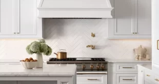 kitchen backsplash with white cabinets