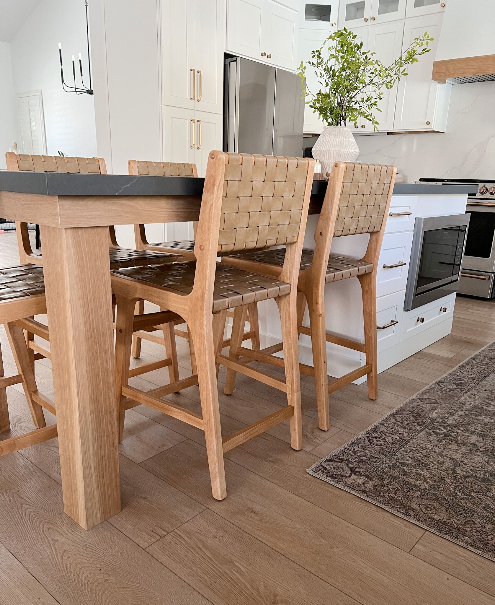 Enhance Your Kitchen with Stylish and Functional Kitchen Islands with Seating