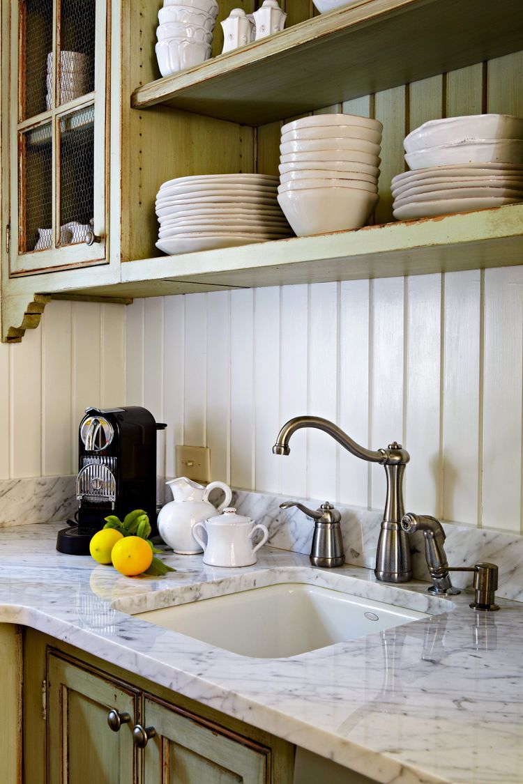 Transform Your Kitchen with a Stunning Backsplash Design