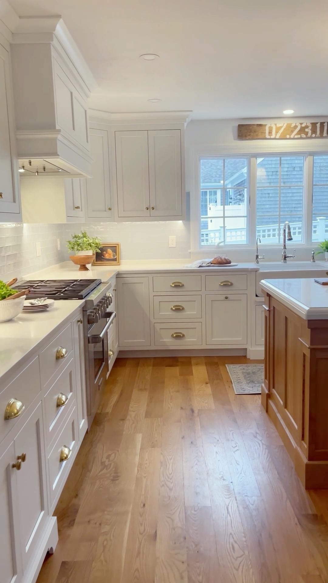 The Timeless Elegance of a White Kitchen: A Classic Choice for Modern Home Design