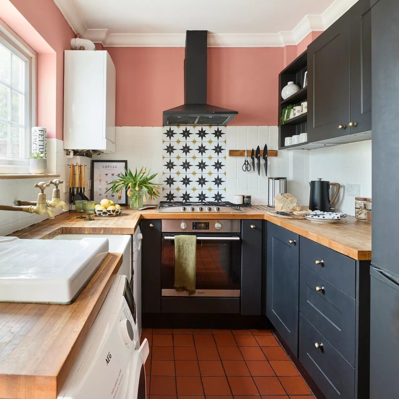 small kitchen ideas layout