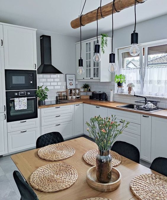 8 Creative Small Kitchen Decorating Ideas to Maximize Space and Style