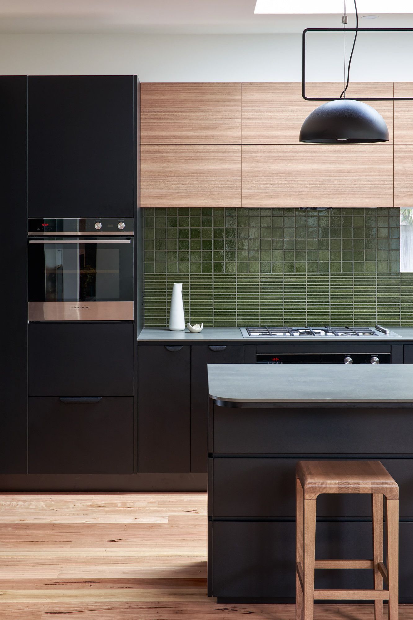 Black Magic: Why Black Kitchen Cabinets are the Trendy Choice for Modern Homes