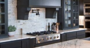 black kitchen cabinets