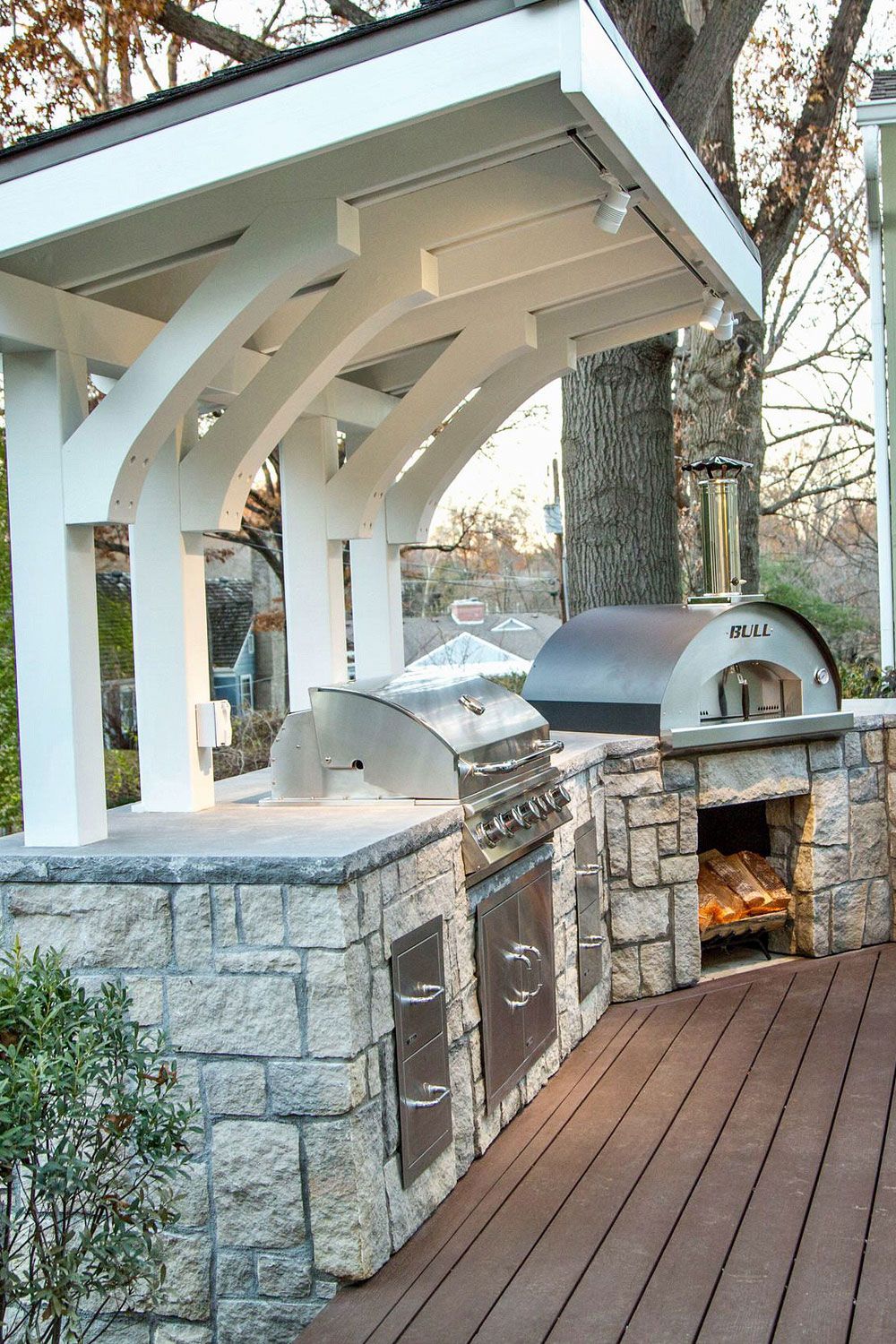 Bringing the Indoors Out: The Rise of the Outdoor Kitchen Trend