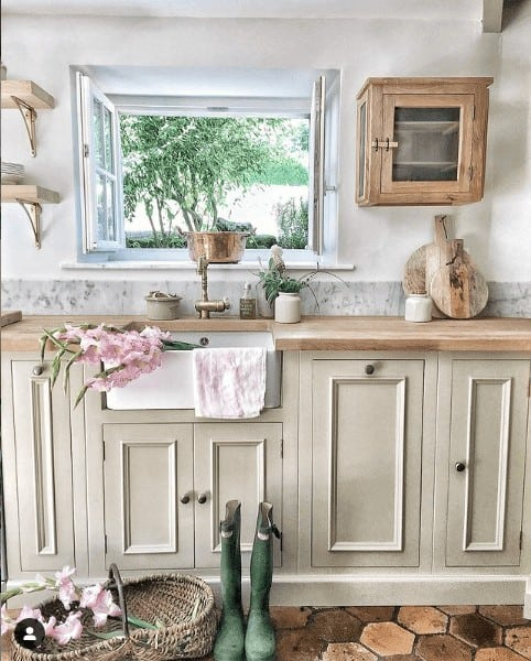Charming and Cozy: Embracing the Cottage Kitchen Aesthetic