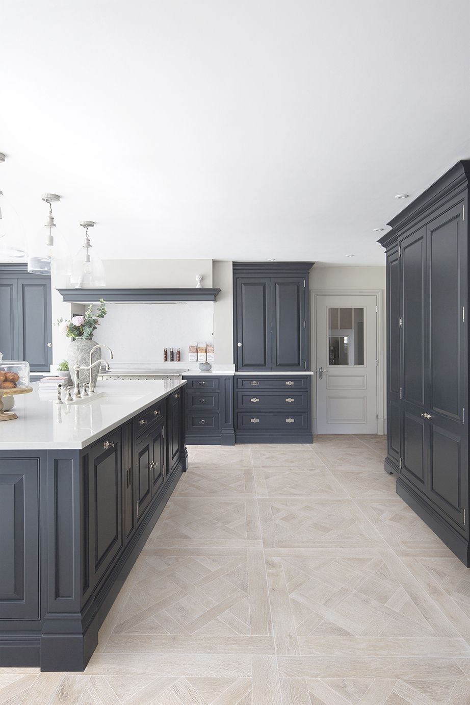 Choosing the Best Kitchen Floor Tiles for Your Home: A Guide to Style and Functionality