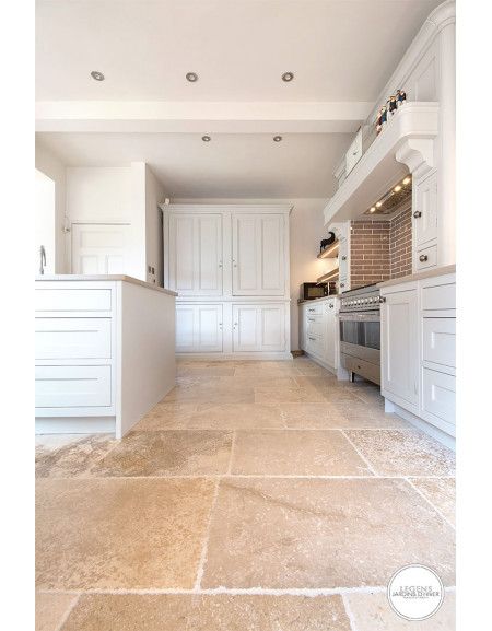 Choosing the Best Kitchen Flooring: A Guide for Homeowners