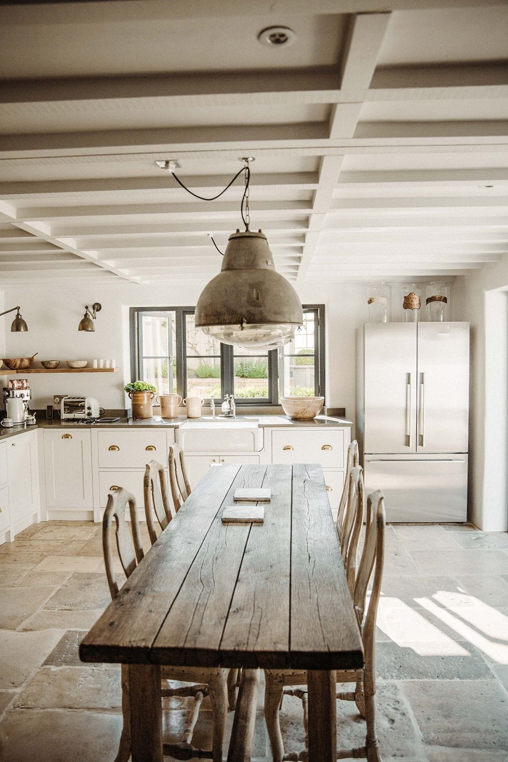 Choosing the Perfect Kitchen Table for Your Home