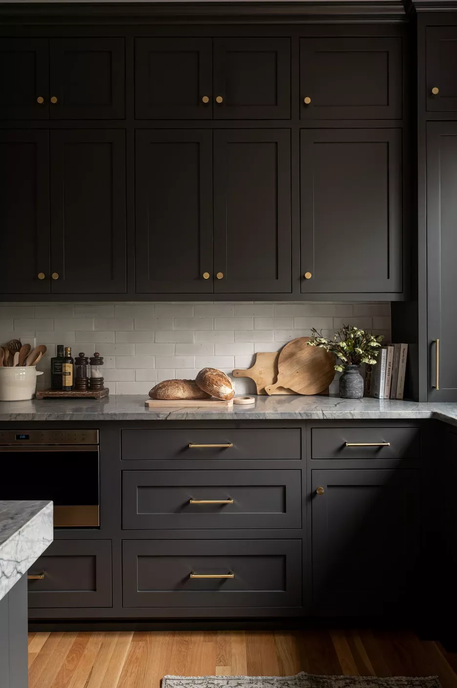 Embrace the Dark Side: Inspiring Ideas for Stylish Dark Kitchens