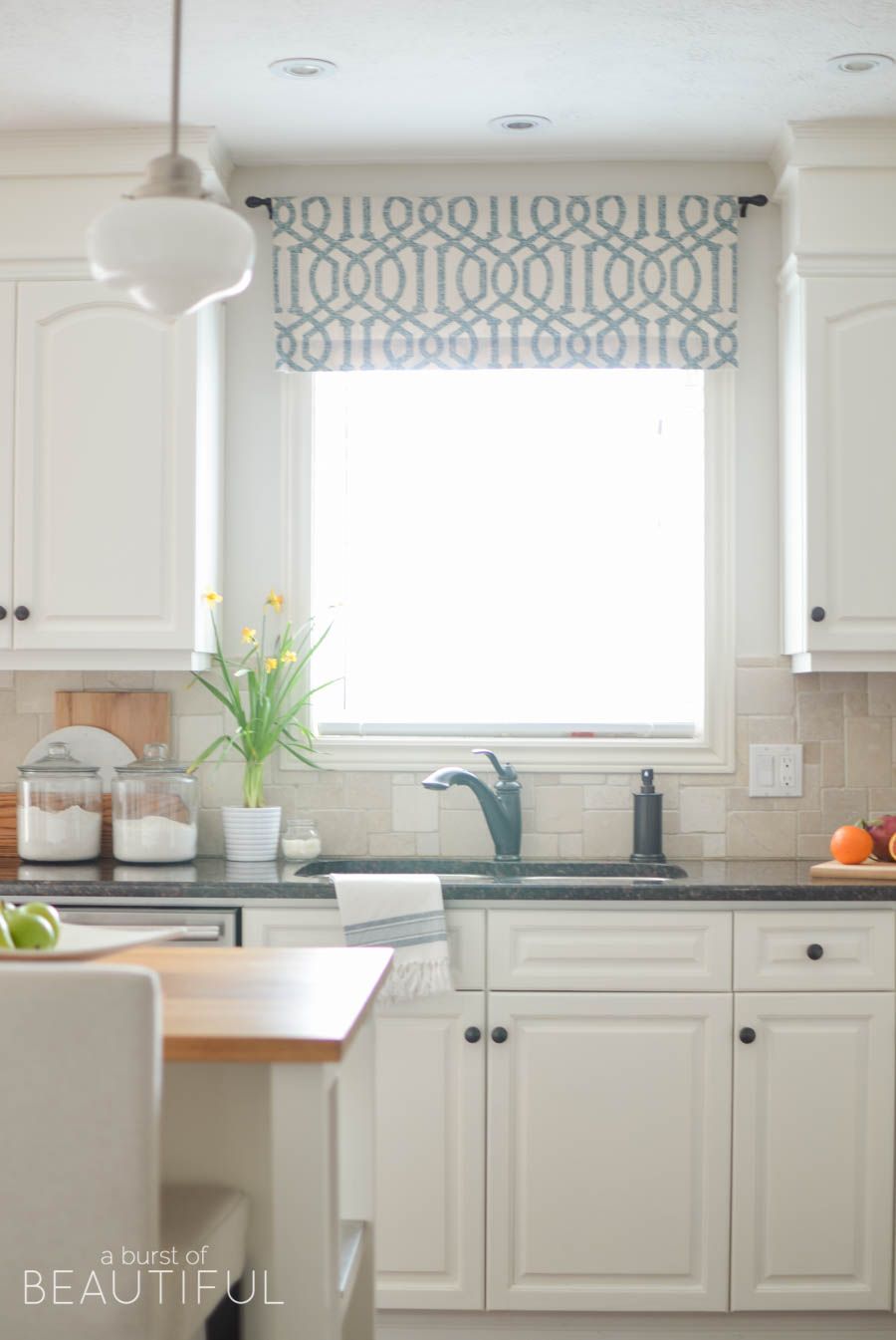 Enhance Your Kitchen Decor with Stylish Valances: A Guide to Choosing the Perfect Kitchen Valance