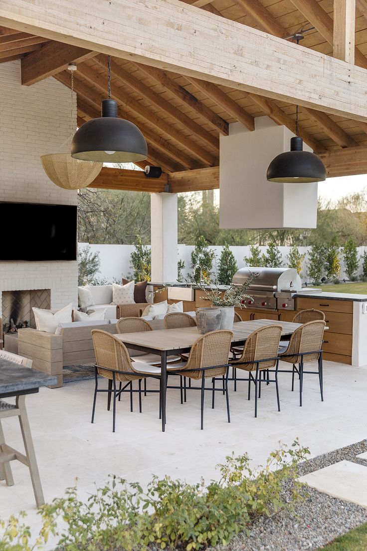 Exploring the Best Outdoor Kitchen Designs for Your Backyard Oasis