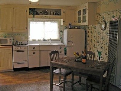 Exploring the Charm of Vintage Kitchens: A Nostalgic Journey Through Time