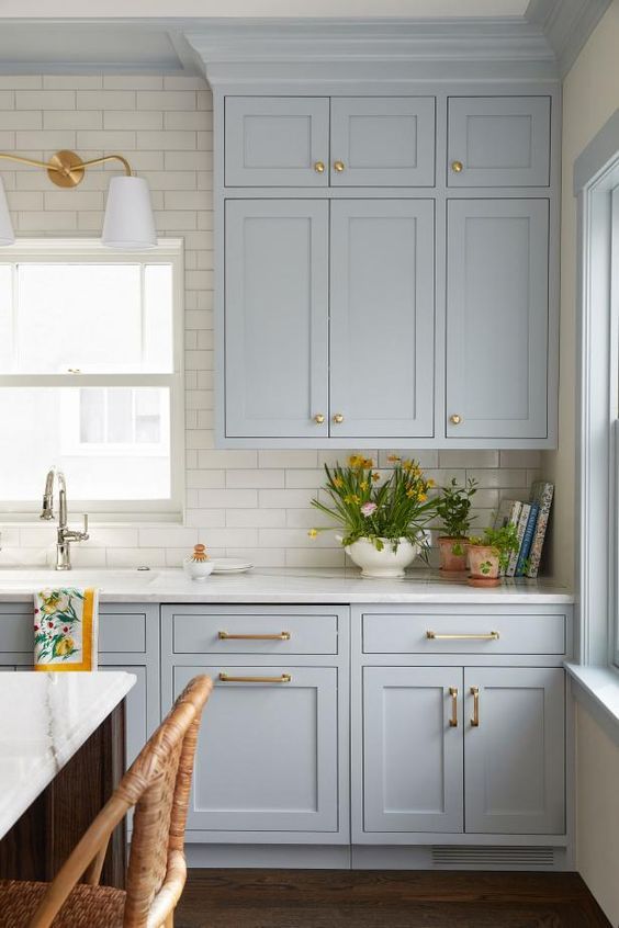 Exploring the Impact of Kitchen Colors on Your Home’s Aesthetic