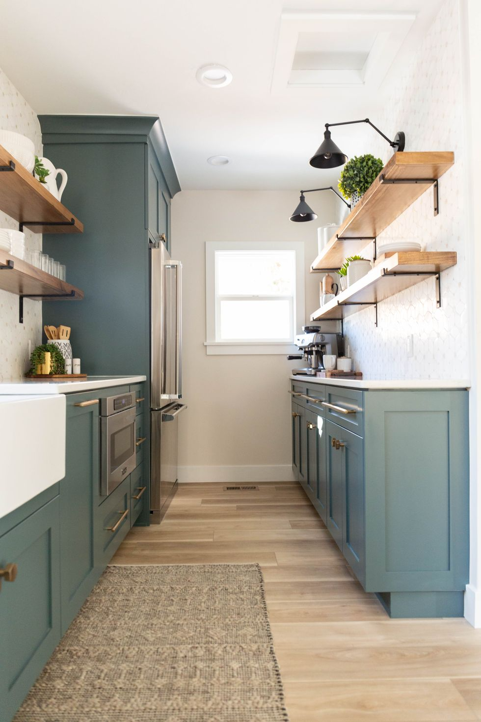Maximizing Space: Clever Narrow Kitchen Design Ideas