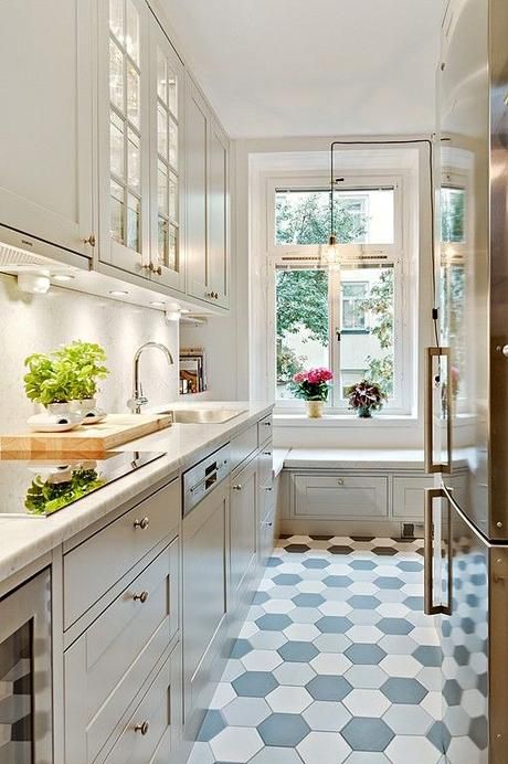 Maximizing Space: Clever Narrow Kitchen Ideas for Efficient Use of Space