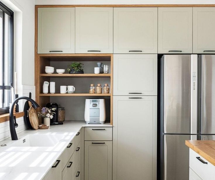 Maximizing Space: Ingenious Small Kitchen Designs for Efficiency and Style