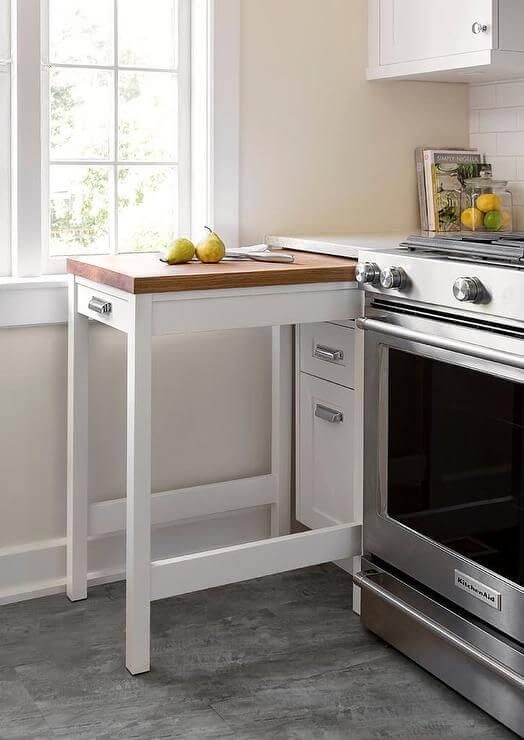 Maximizing Space: Small Kitchen Design Tips for Efficiency and Style