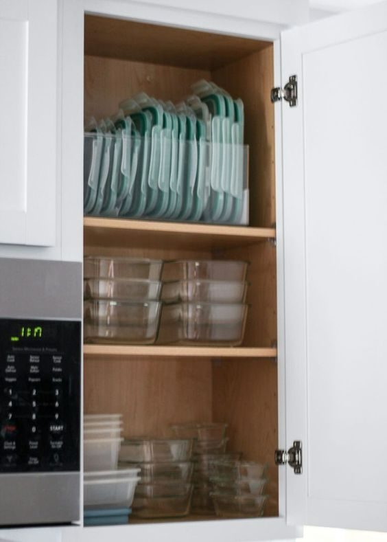 Maximizing Space: Smart Kitchen Storage Solutions for a Clutter-Free Cooking Environment