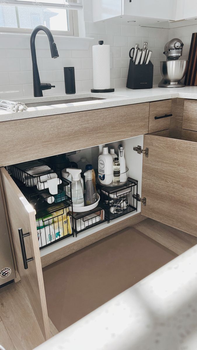 Maximizing Space: Smart Small Kitchen Organization Tips