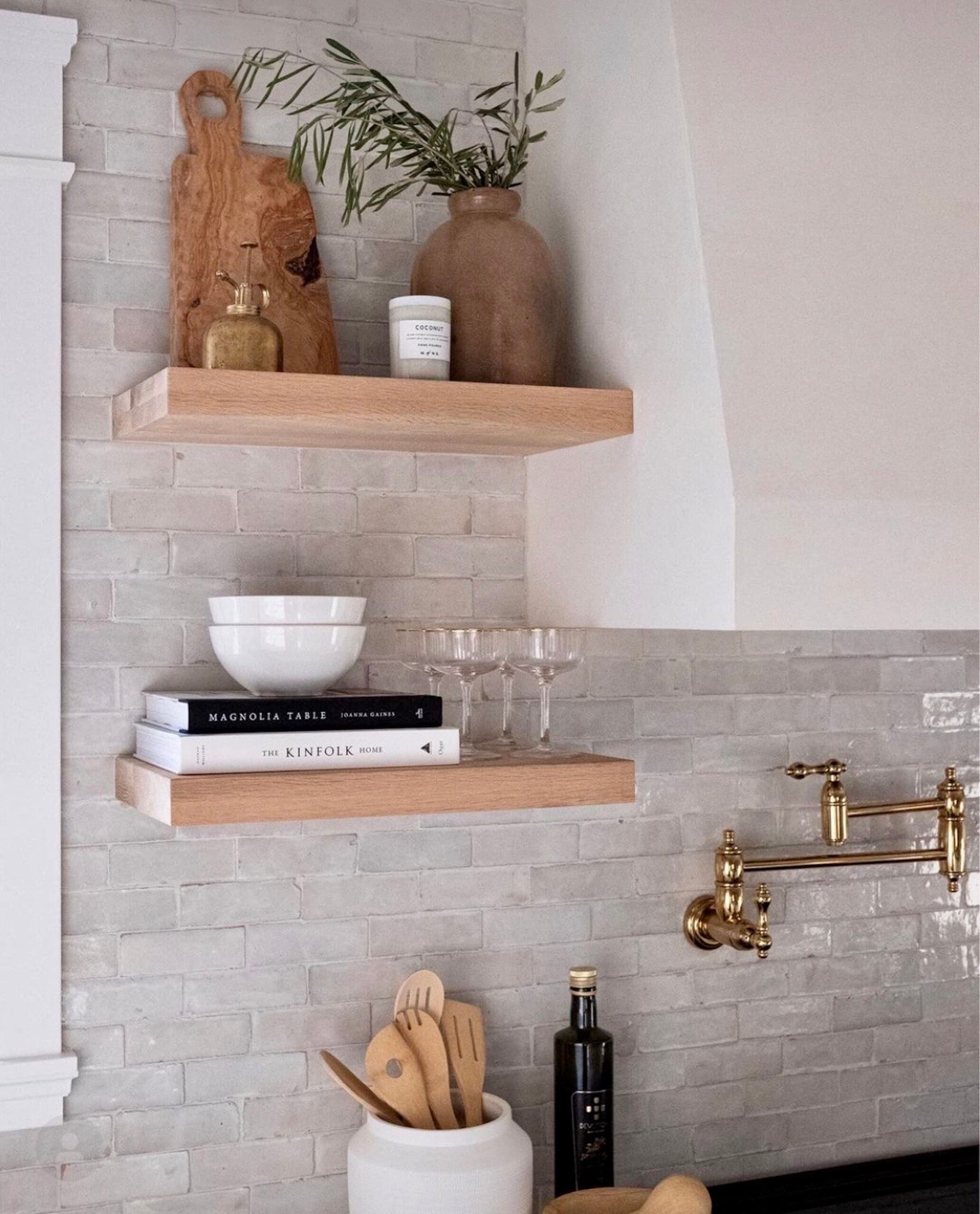 Organize and Beautify: The Ultimate Guide to Stylish Kitchen Shelves