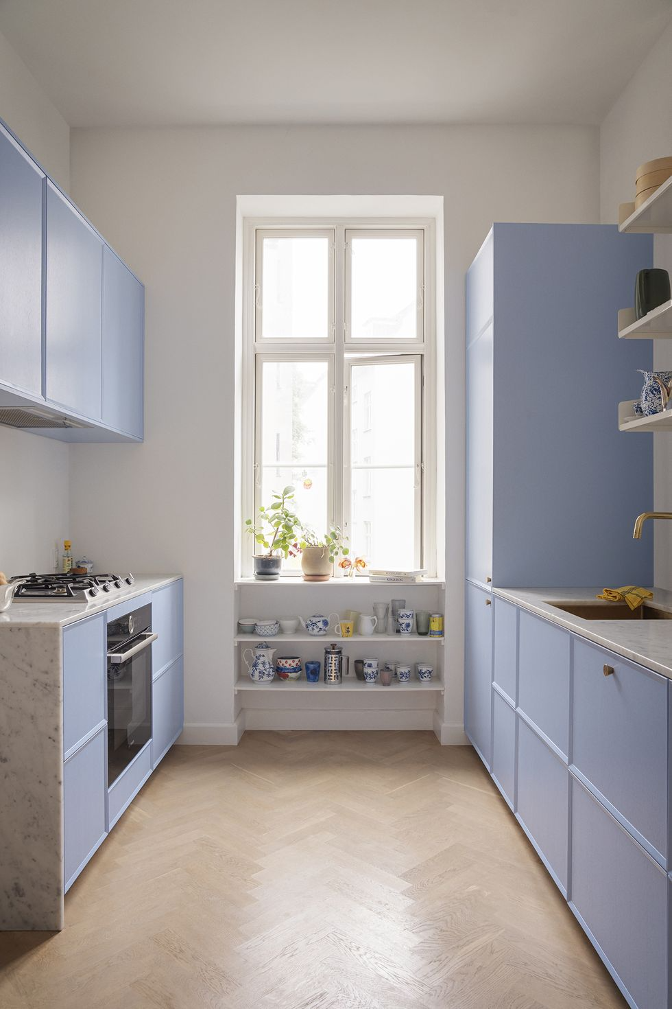 Space-Saving Solutions: Creative Small Kitchen Layout Ideas