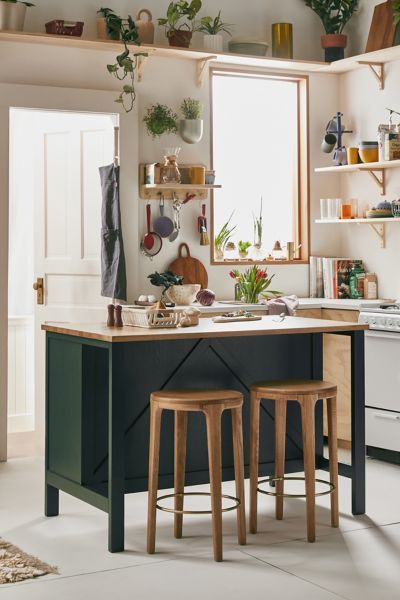 Space-Saving Solutions: Making the Most of Your Small Kitchen with a Compact Island