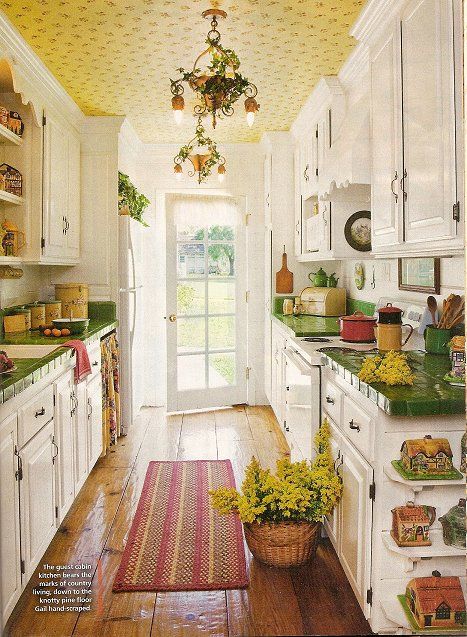 The Charm of Cottage Kitchens: A Cozy and Inviting Space