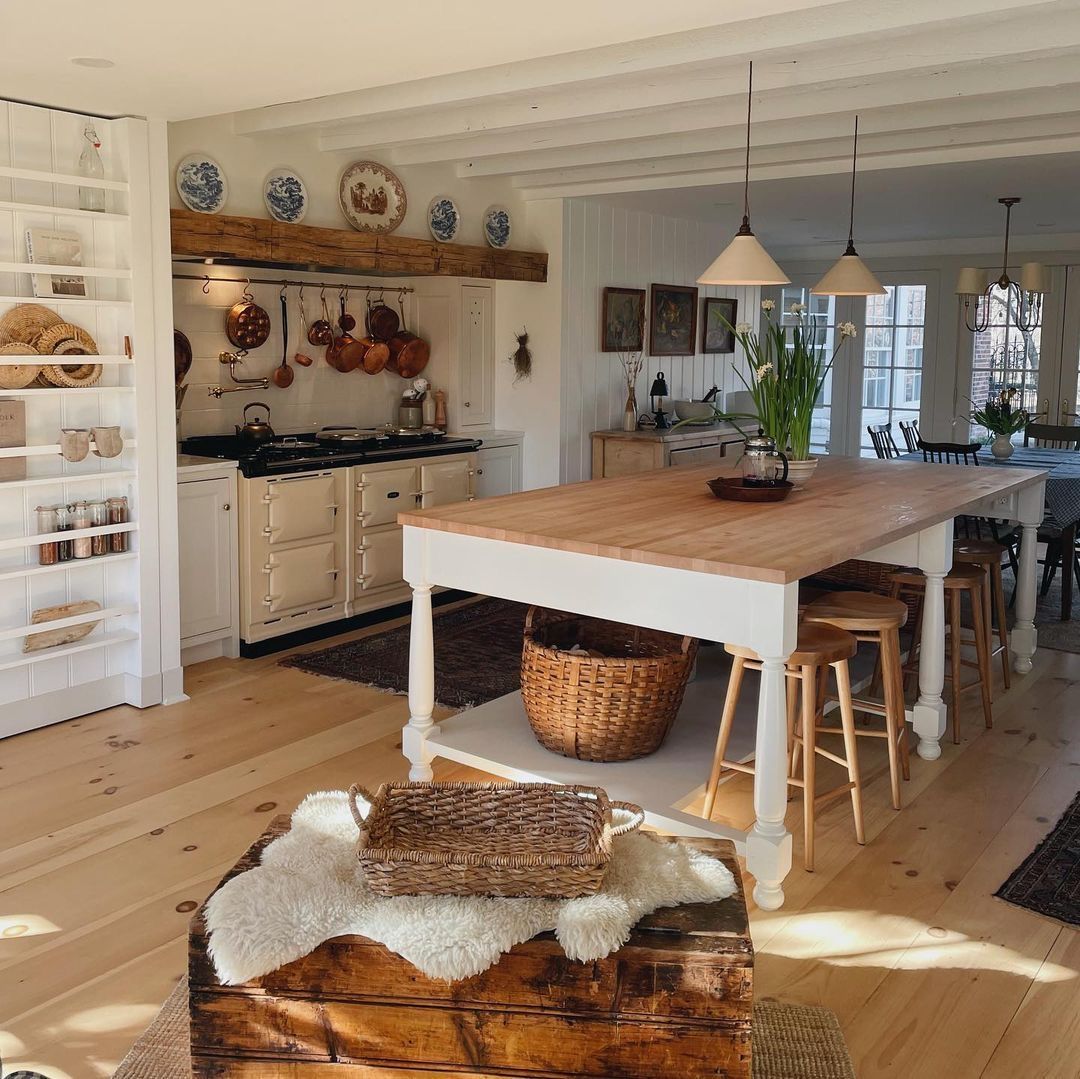 The Charm of Cottage Kitchens: Cozy, Quaint, and Full of Character