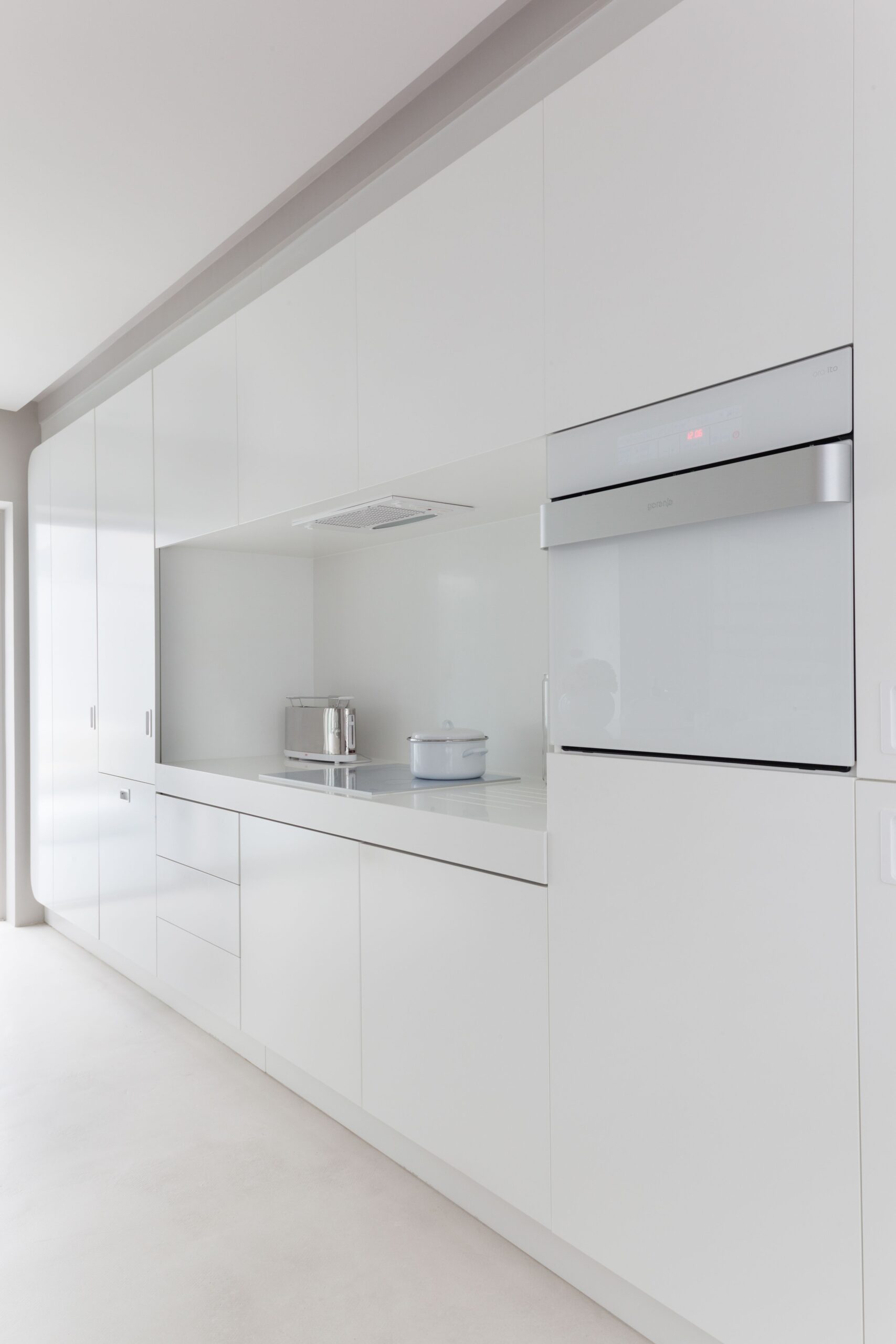 The Crisp and Clean Charm of a White Kitchen: Timeless Elegance for Your Home