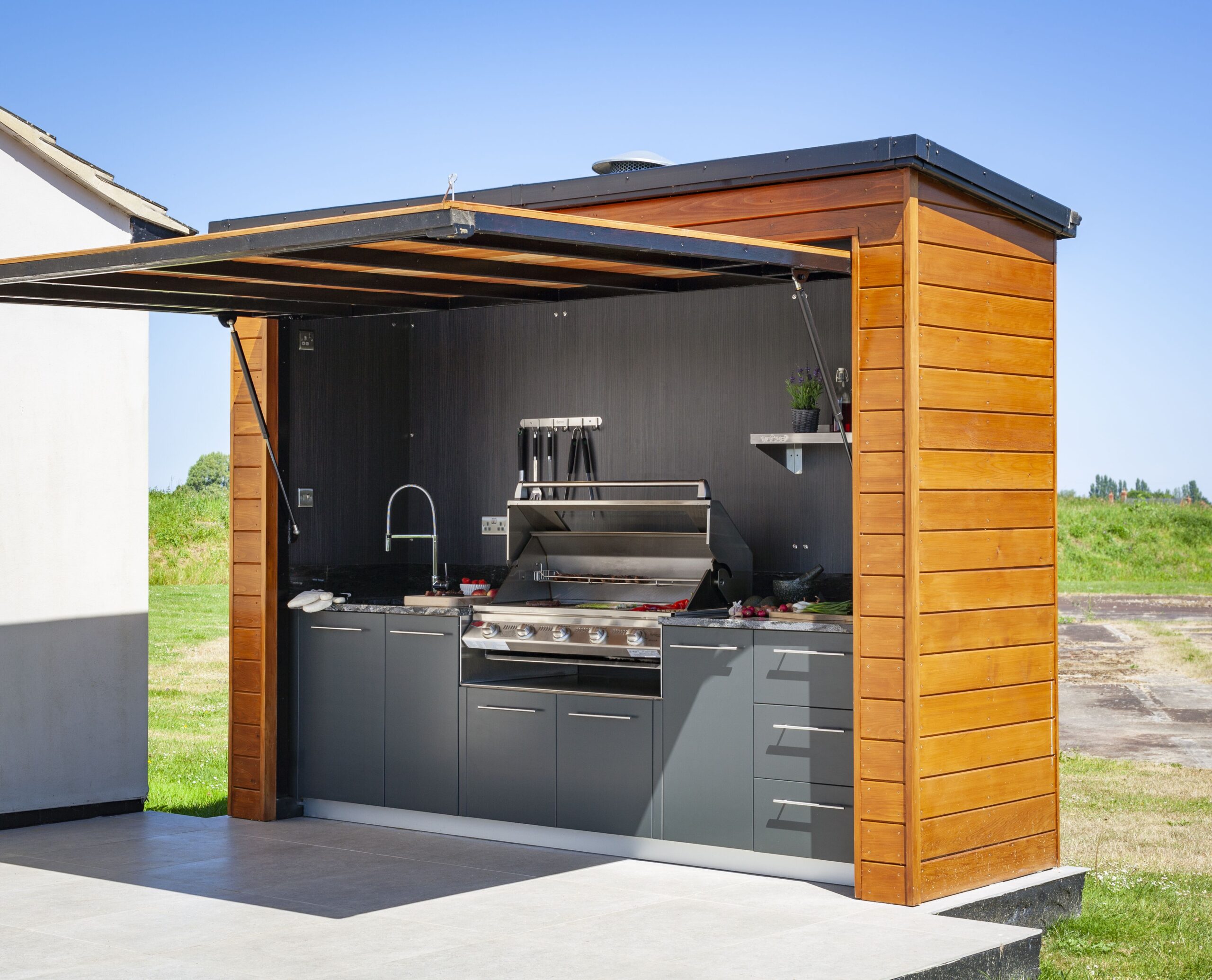 The Essential Guide to Designing Your Dream Outdoor Kitchen