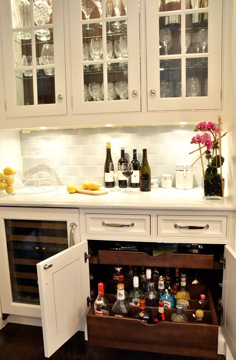The Rising Popularity of Kitchen Bars: A Stylish and Functional Addition to Any Home
