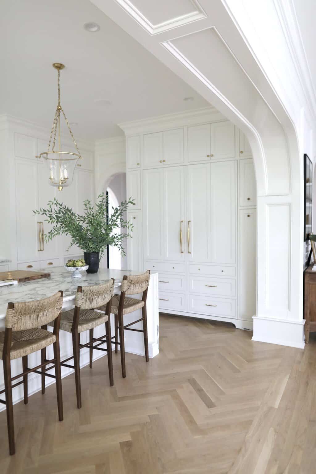 The Timeless Elegance of White Kitchens: A Classic Choice for Any Home