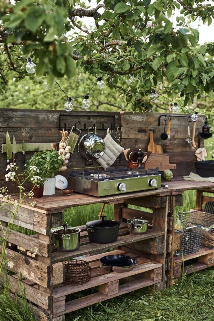 outdoor kitchen