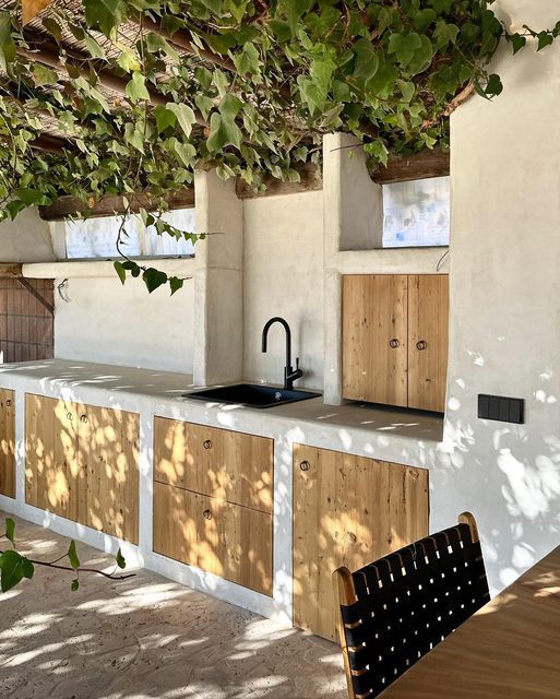 The Ultimate Guide to Designing an Outdoor Kitchen for Your Backyard Oasis