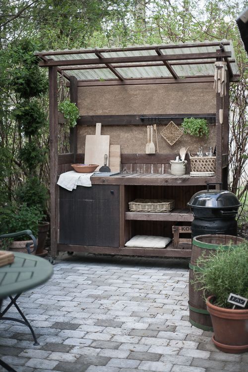 The Ultimate Guide to Designing and Building Your Dream Outdoor Kitchen