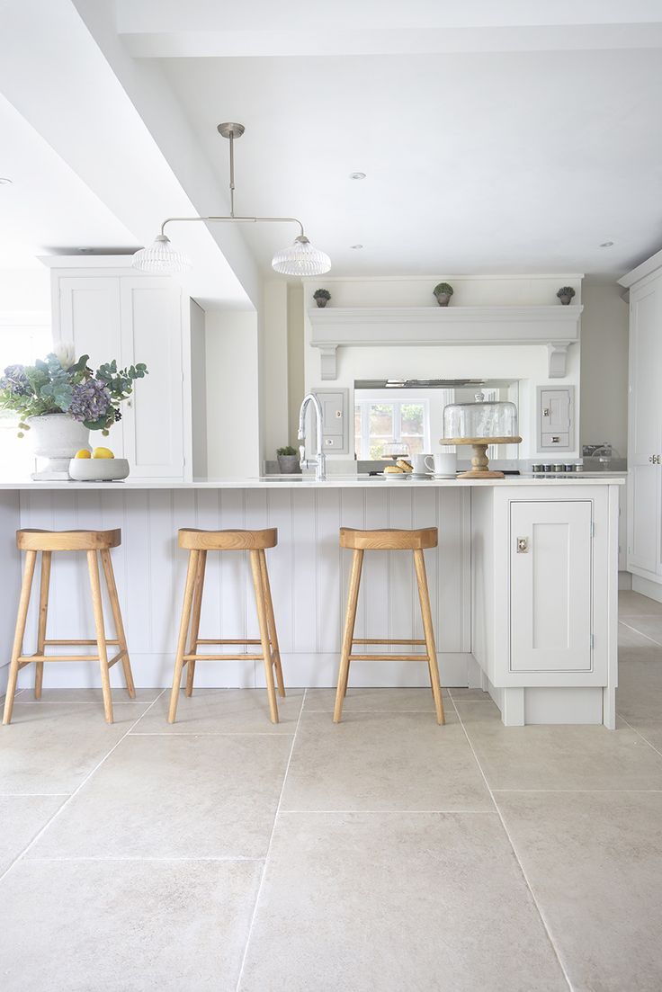 The Ultimate Guide to Kitchen Flooring Options: Finding the Perfect Choice for Your Space