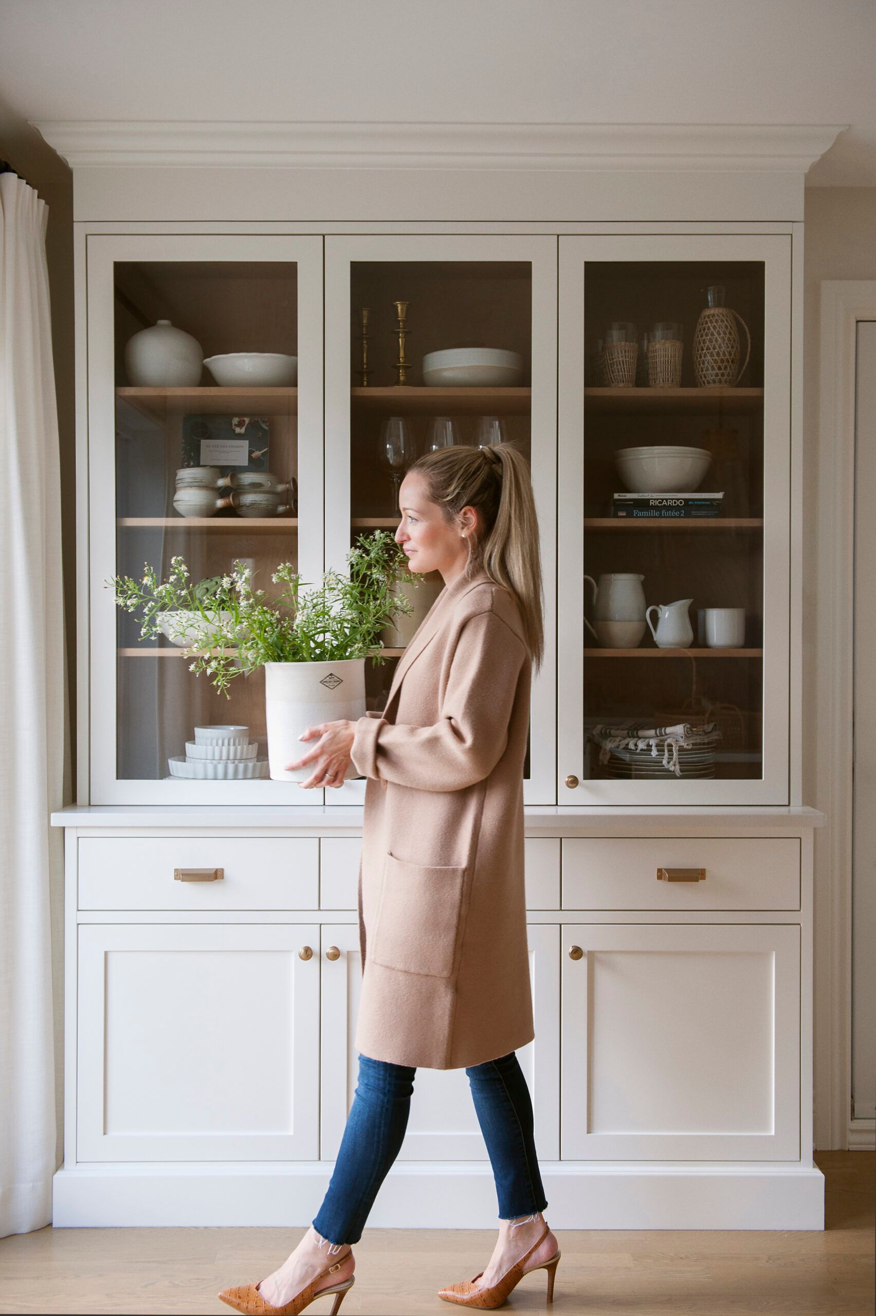 The Versatile Kitchen Hutch: A Stylish Storage Solution for Your Home