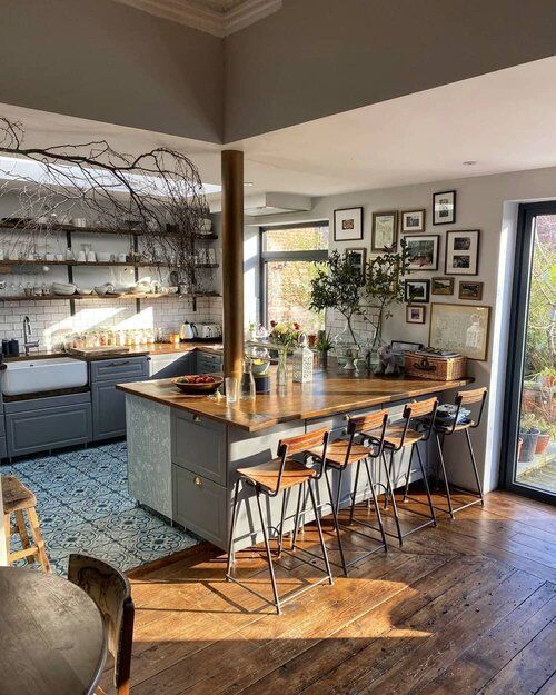 Transform Your Space with These Stylish Peninsula Kitchen Ideas