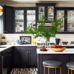 15 Beautiful Black and White Kitchens 20
