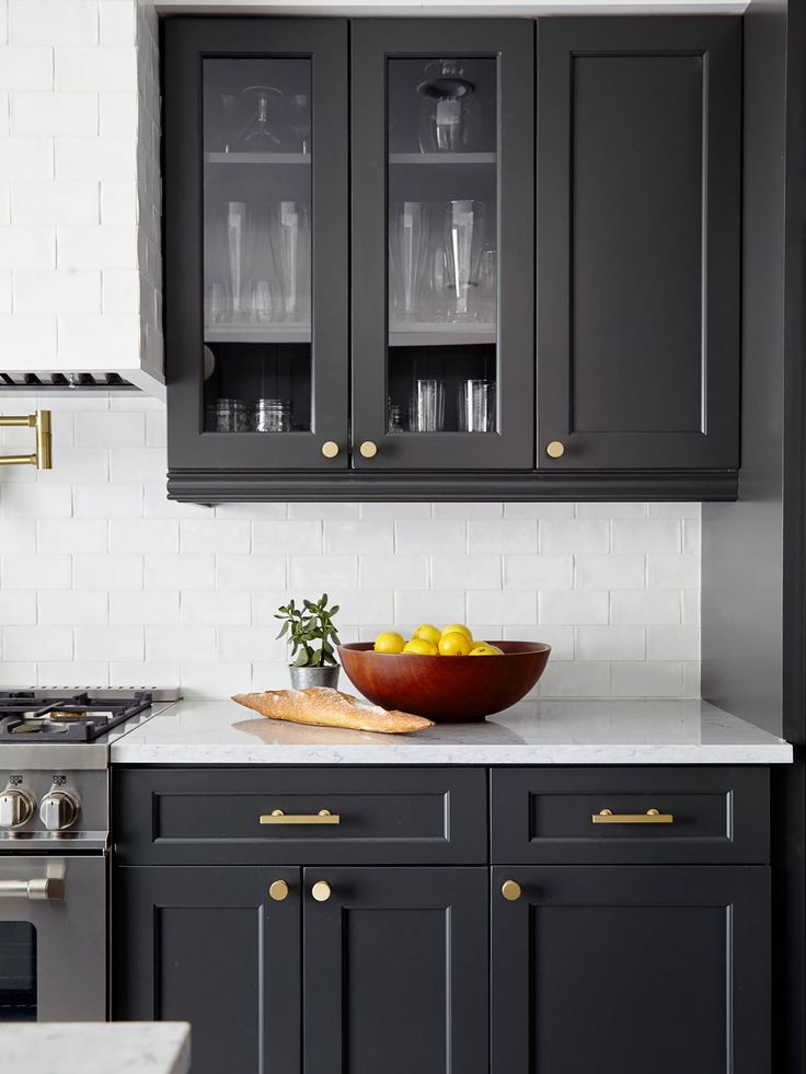 39+ Black Cabinets with White Backsplash ( TIMELESS ) - Strong .