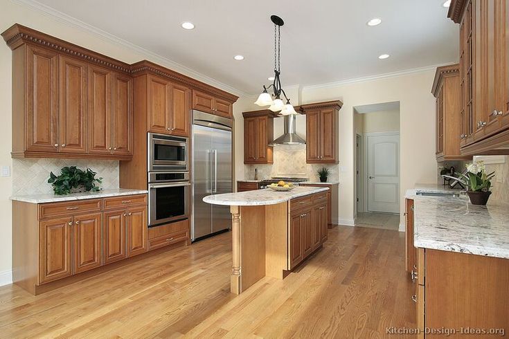 Kitchen of the Day: Classic brown-stained wood kitchens. Wonderful .